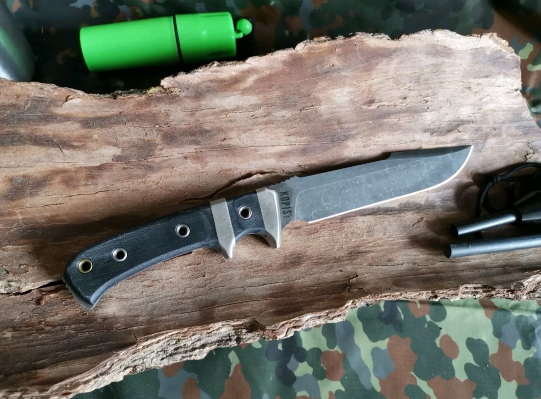 9_Vehement_Knives_Oxus.jpg