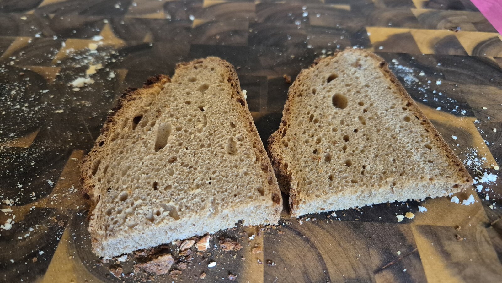 Bauernbrot Krume.jpg