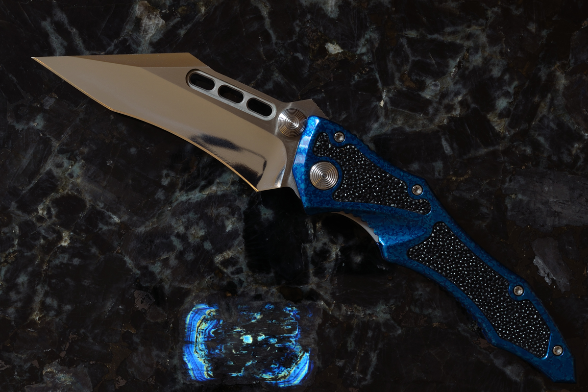 Blue vs MT Vector klein.jpg