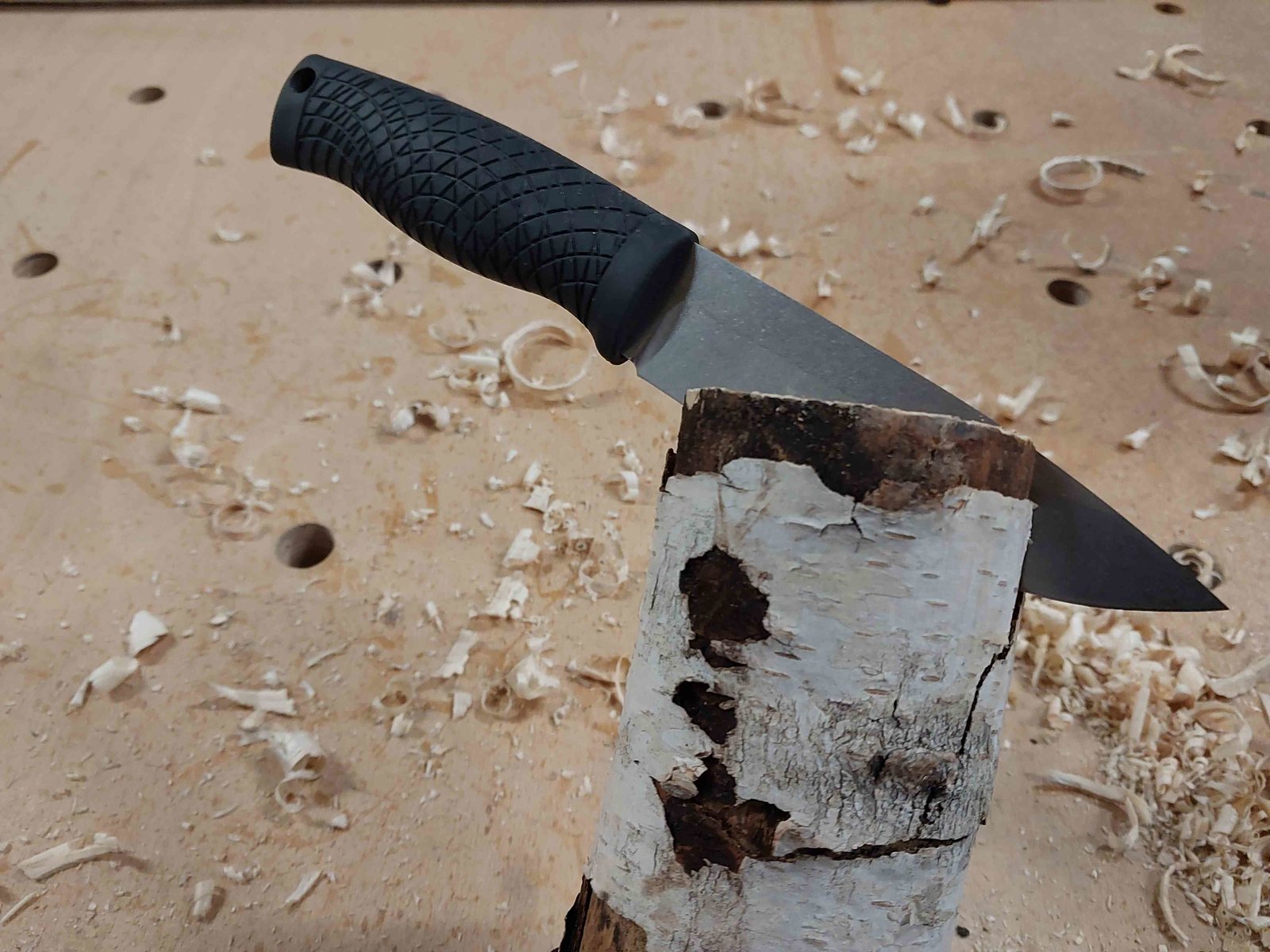 Böker Bronco 23 vs Birke.jpg