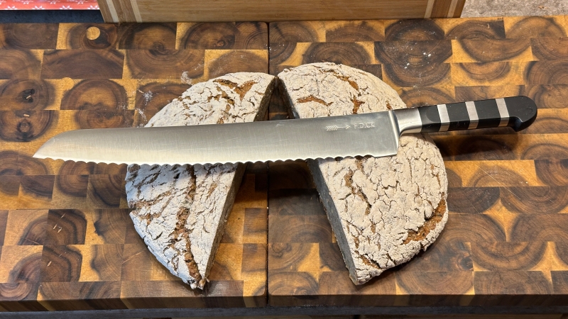 Brot und Messer.jpg