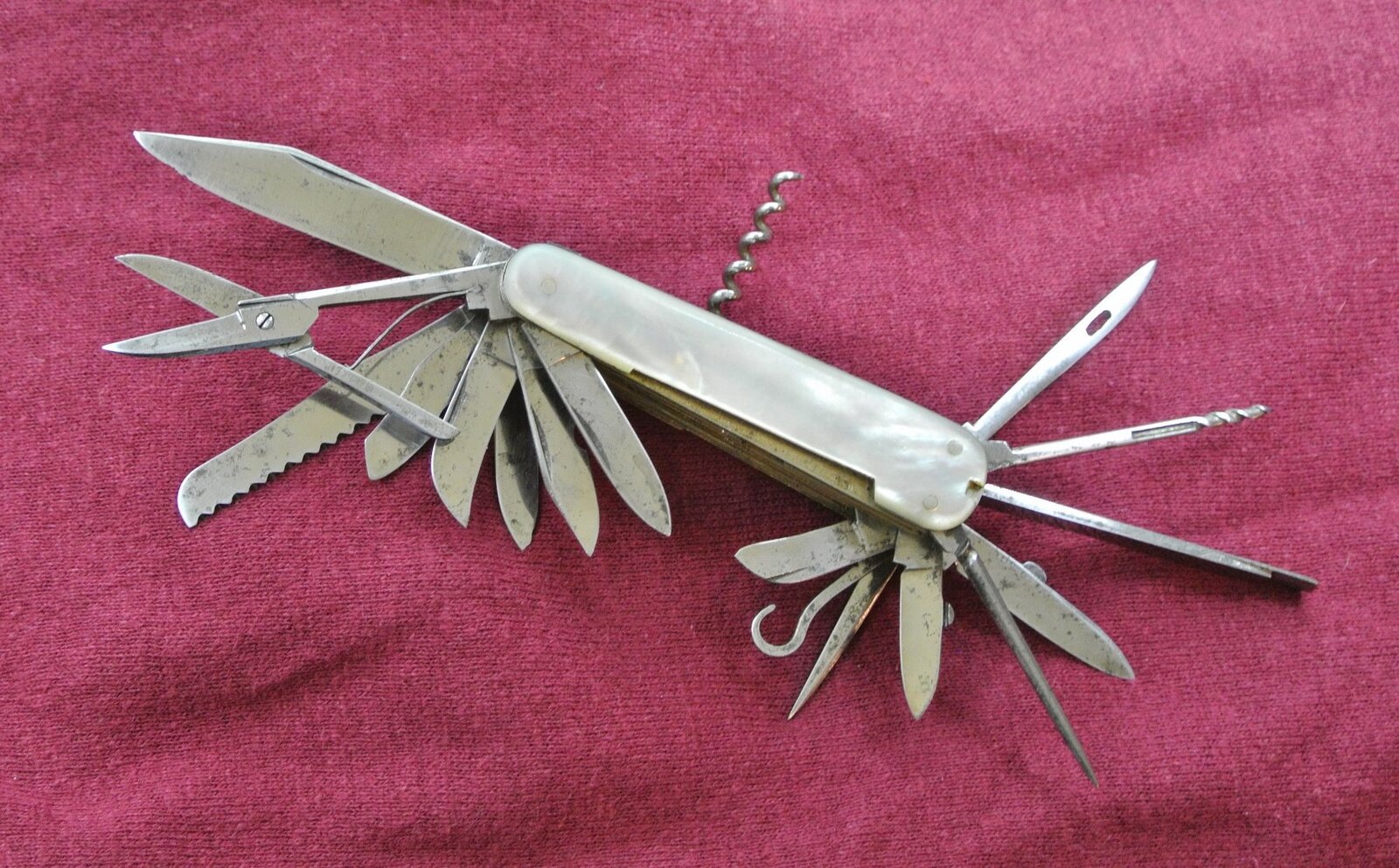 German Peres Pearl 18 blade front (1800x1118).jpg