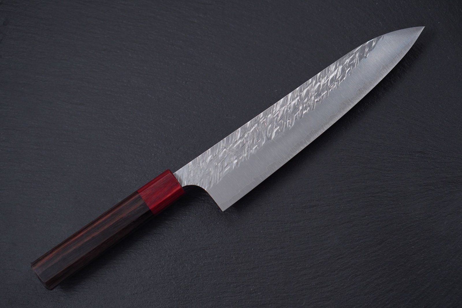 Knife-Art-Kochmesser-Gyuto-Yu-Kurosaki-Raijin-Frontal-1.jpg
