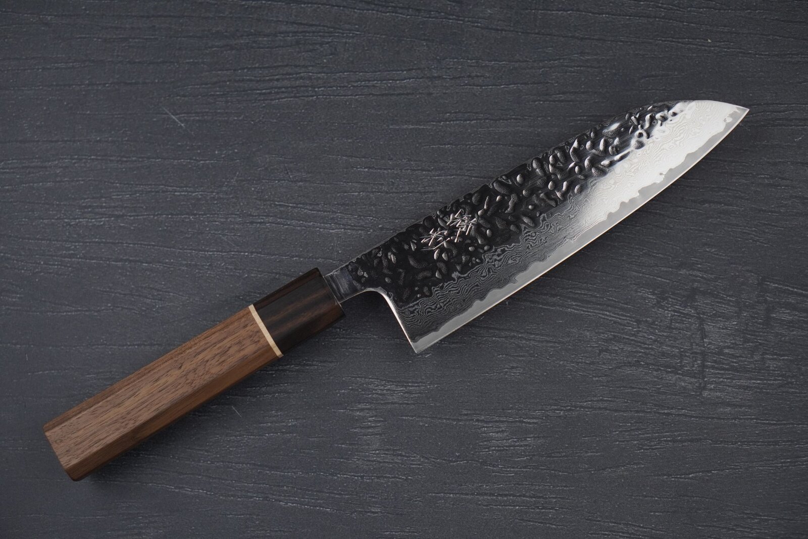 Knife-Art-Kochmesser-Kadoki-Santoku-165mm-Frontal-1.jpg