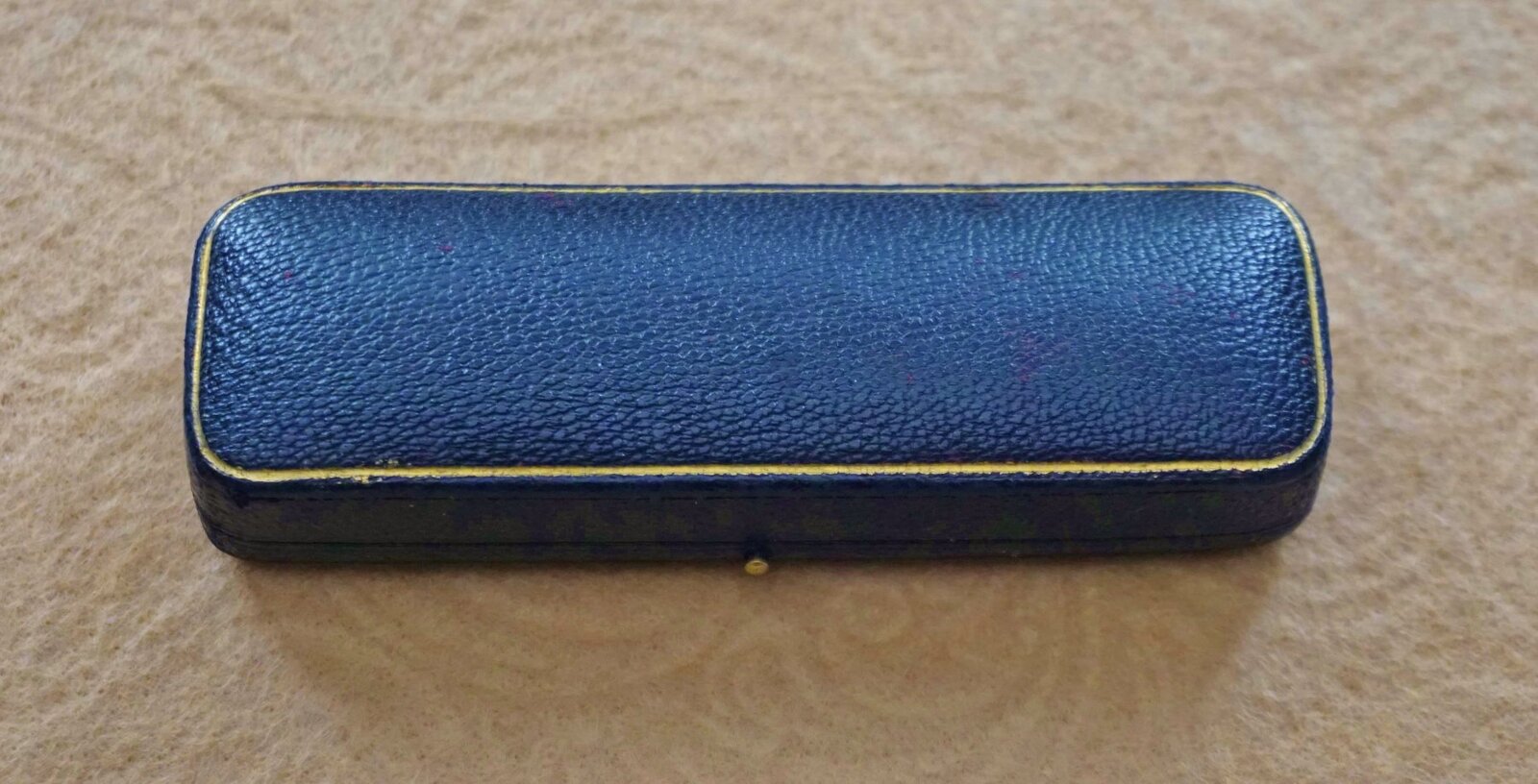 Sheffield Renshaw Box Closed (1800x917).jpg