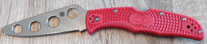 Spyderco_EnduraTrainer_1.jpg