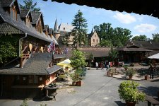 Messeplatz-Burg-Satzvey.jpg