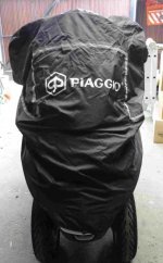 Piaggio Abdeckplane.jpg