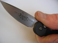 10_Microtech Hand_IMG_3071.jpg