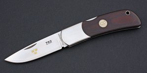 FkTk3Maroon_F.jpg