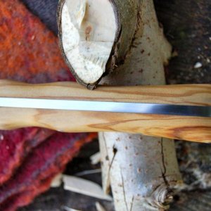 messer mit Olivenholzgriff