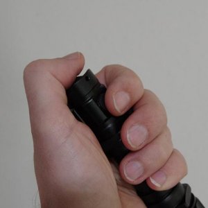 Jetbeam PC25 Bedienung des Seitenschalters mit Zeigefinger fällt mir schwer