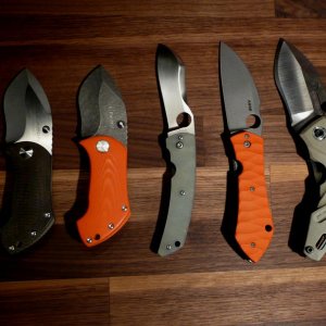 N.Blackwood: Pimpsqueak green micarta, orange G-10
J.Anso: Designstudie "Testlab Outbreak", 67
D.Carillo: Monitor Mod.6