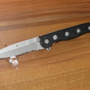 CRKT M16 13Z