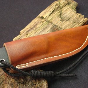 User mit schwarzem Micarta 3