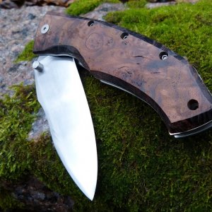 Linerlock / Maple Burl