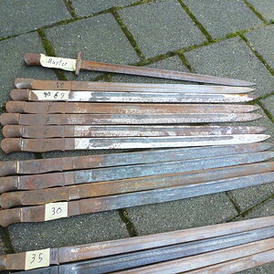 Rohklingen mit Fabrickmuster für Parierstange P1010139.JPG
