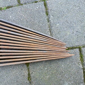 Rohklingen wo die unterschiredliche spitzenstärke zu sehen ist und Anlauffarben P1010146.JPG