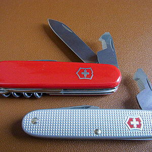 2025-10-11_Victorinox_Companion Slim + Companion_0001.jpg