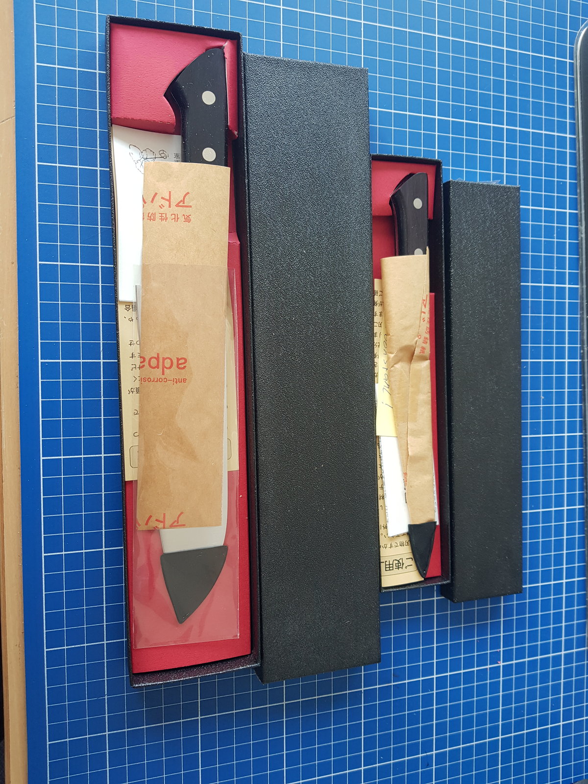 Fujieara Kanefusa (PA) mit Schachtel