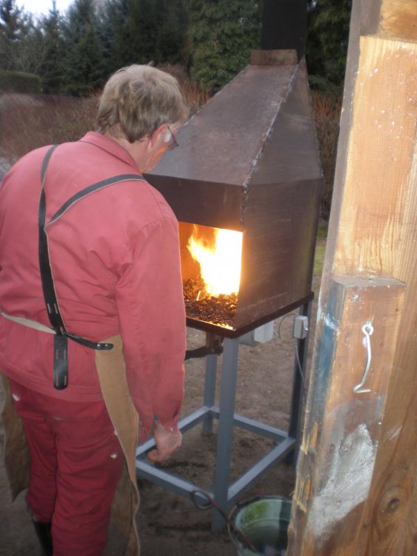 ich am Feuer