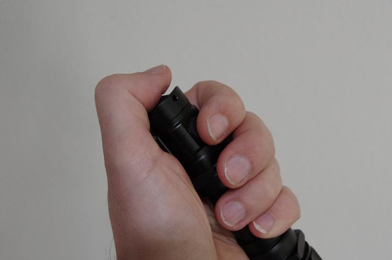 Jetbeam PC25 Bedienung des Seitenschalters mit Zeigefinger fällt mir schwer