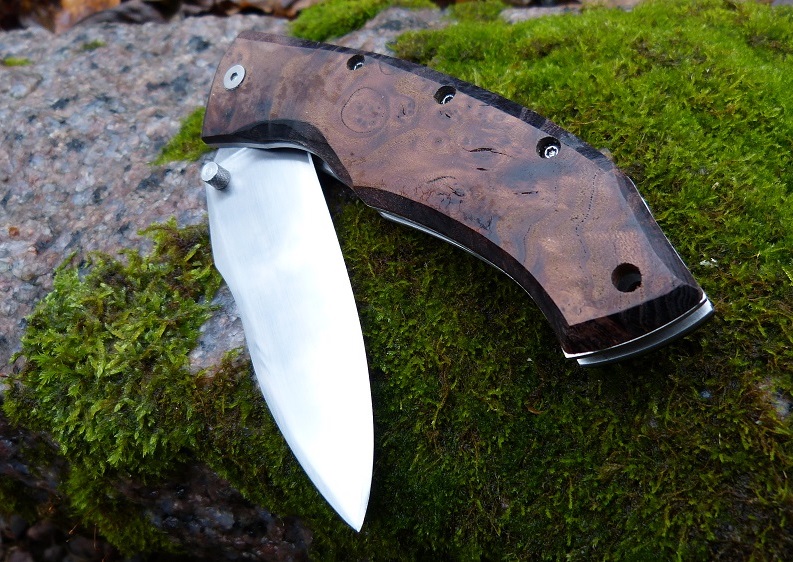 Linerlock / Maple Burl