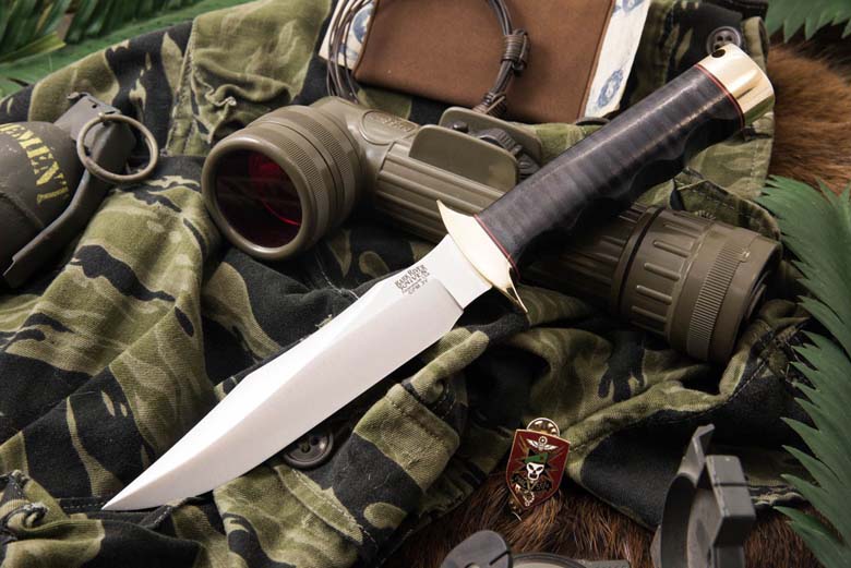 macv sog 3v black stacked leather