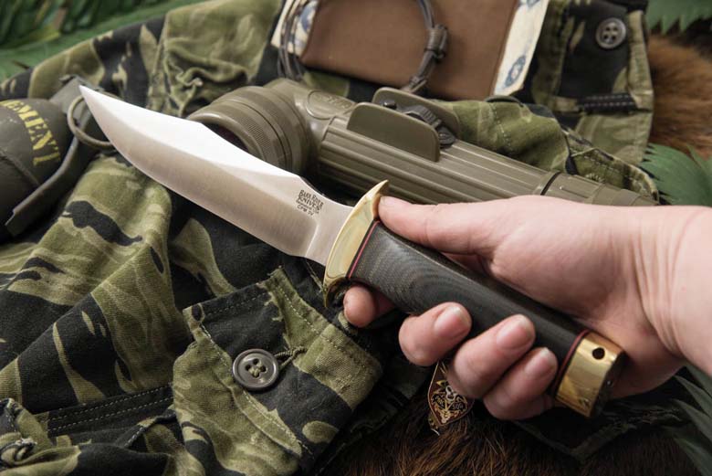 macv sog 3v in hand shot