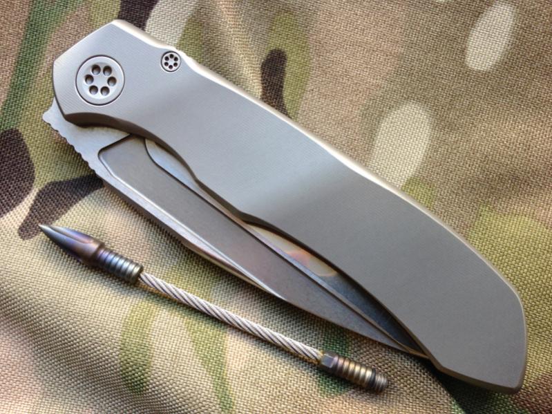 Microtech Anax – 18