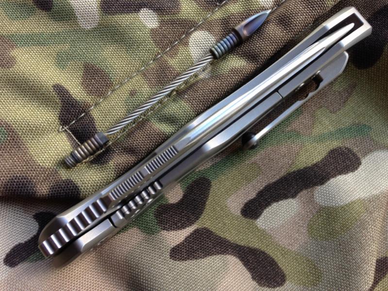 Microtech Anax – 22