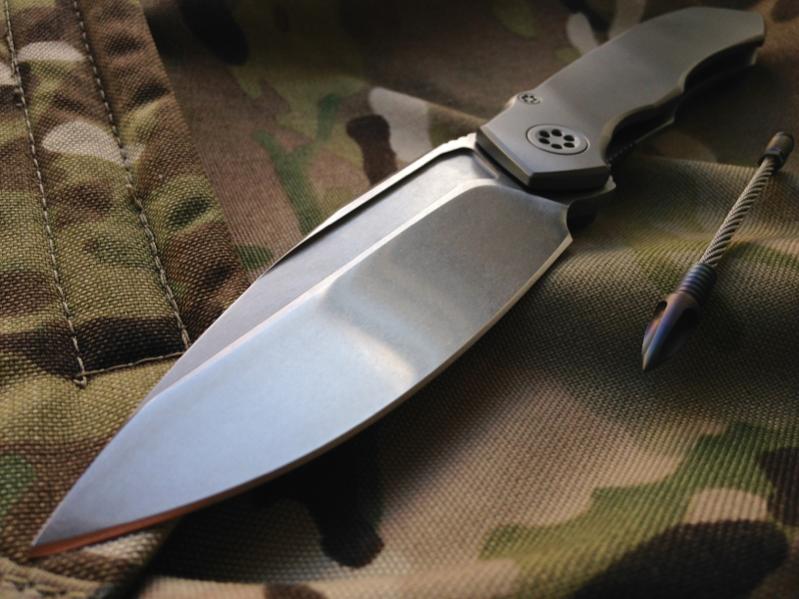 Microtech Anax – 25