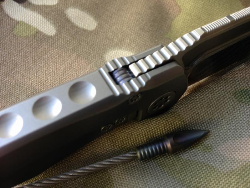 Microtech Anax – 27