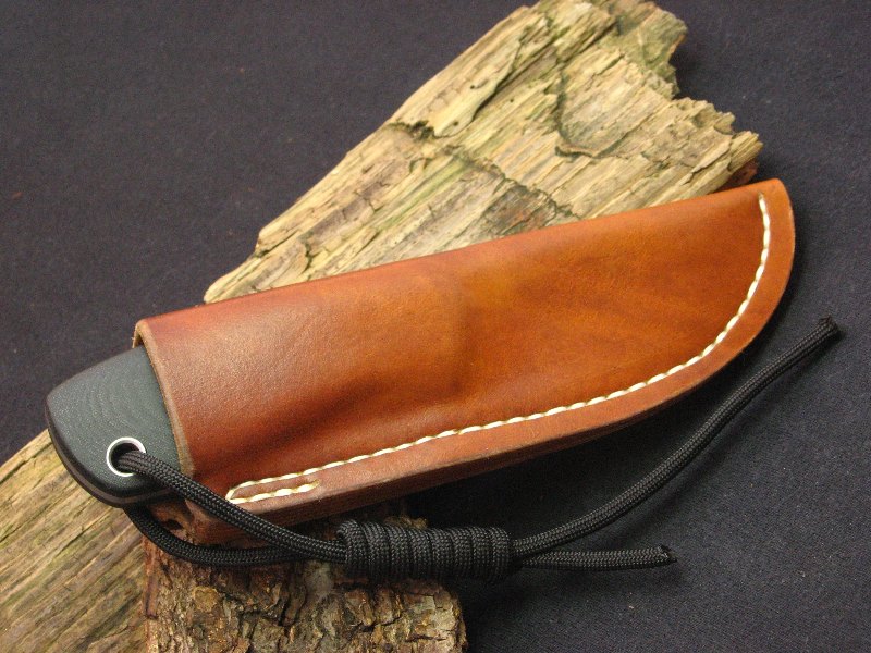 User mit schwarzem Micarta 3