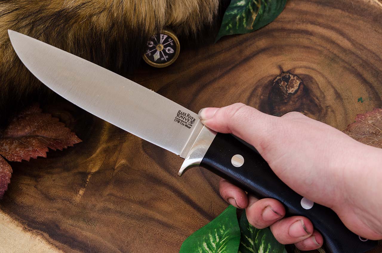 wilderness explorer cruwear in hand shot