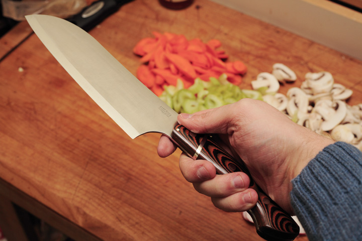 90039144_ZUKl3X1C_Santoku2.jpg