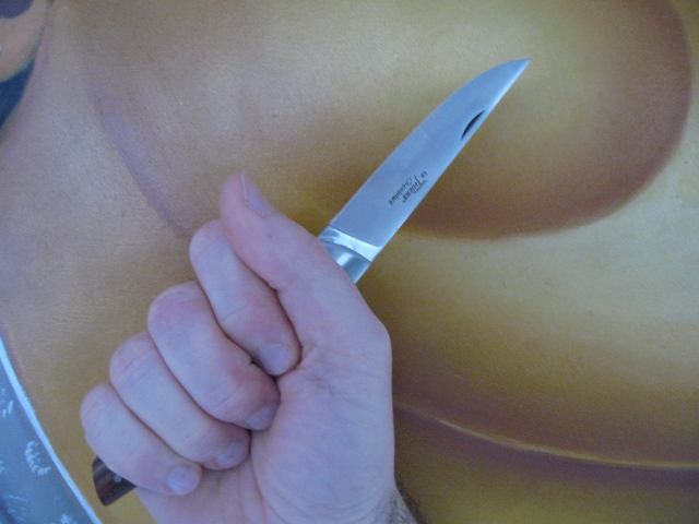 ThiersLaguioleInHand_002.jpg