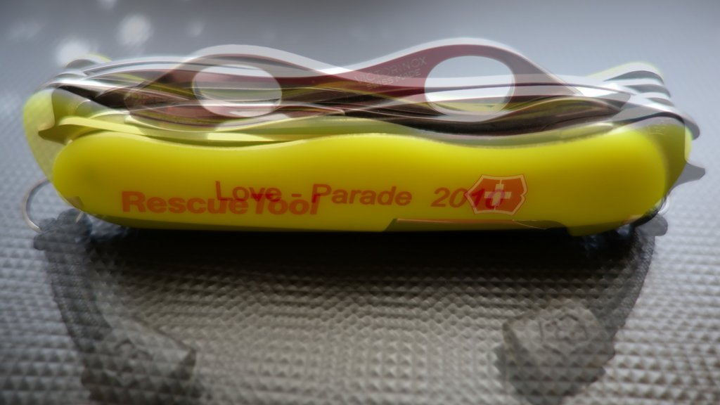 45717658ju.jpg