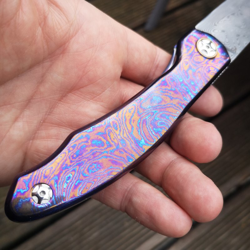 43949055ds.jpg