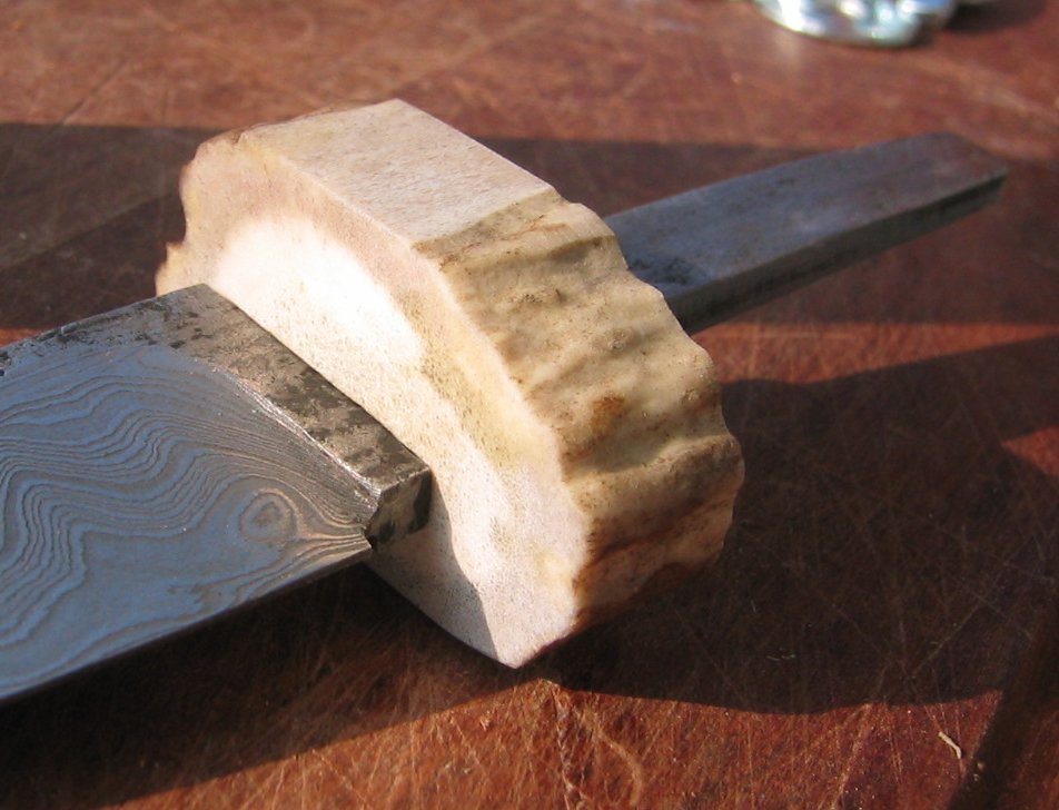 03_blade_horn_left.jpg