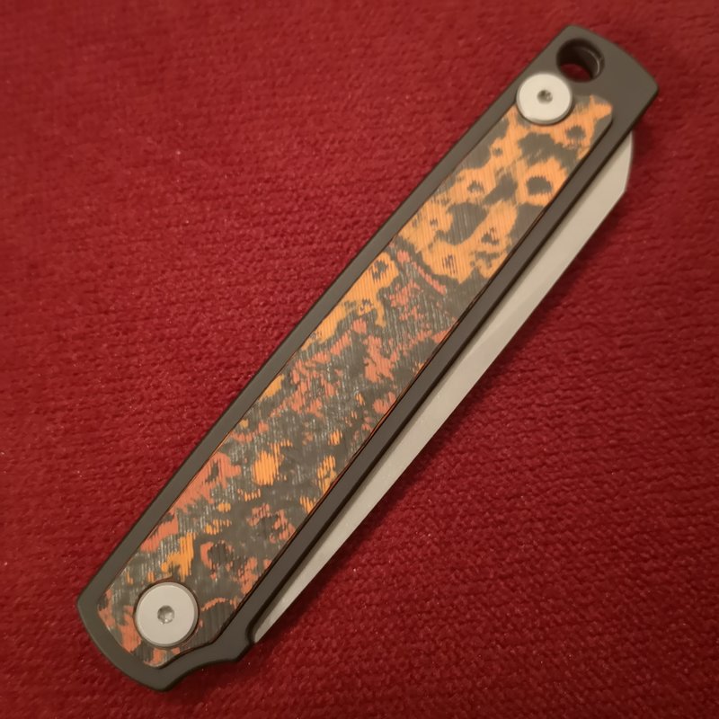43047609ud.jpg