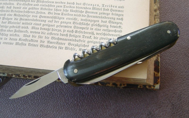 14300079ck.jpg