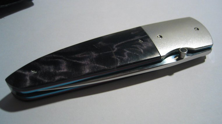 andre_e_thorburn_folder_closed.jpg