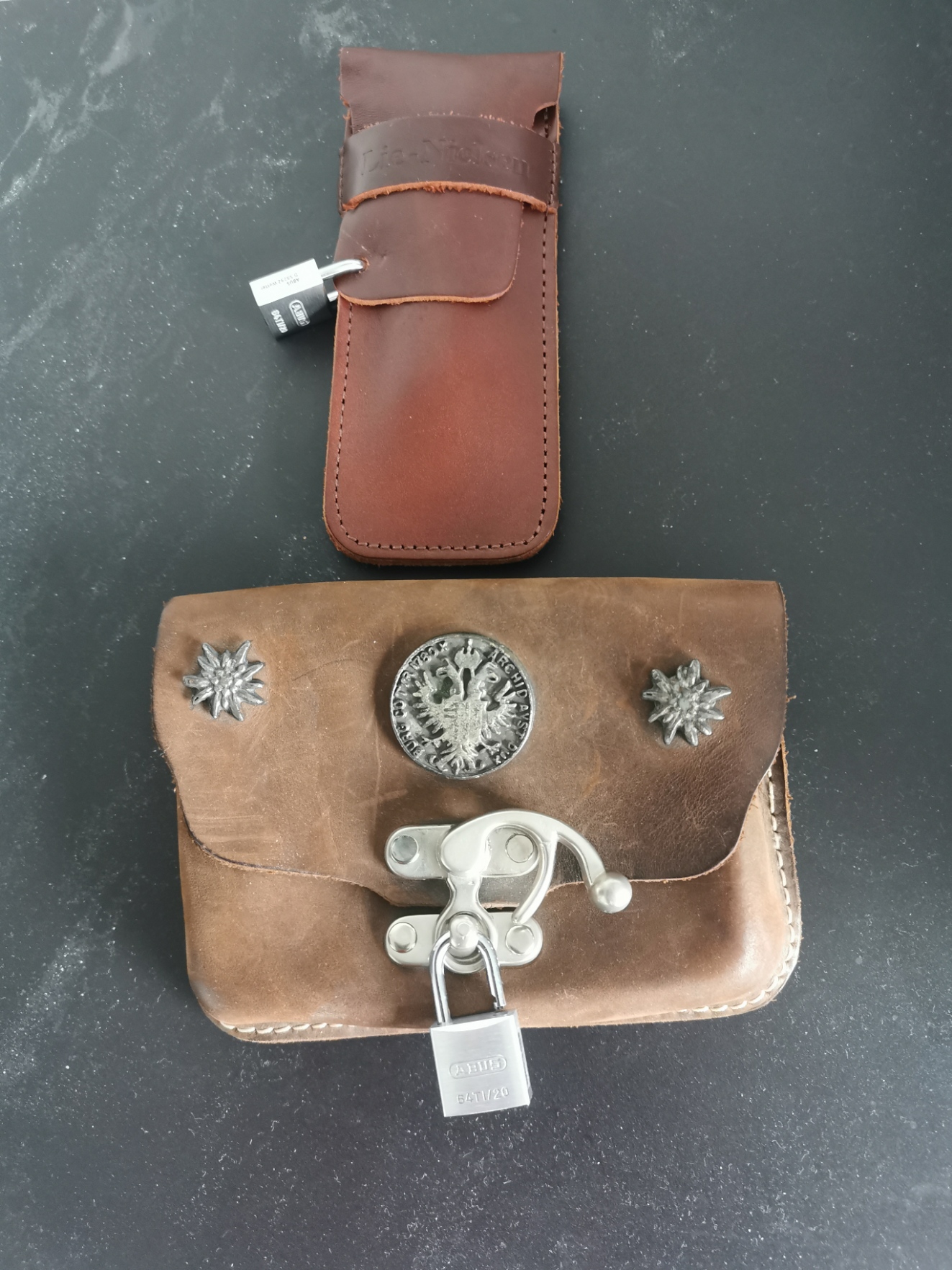 Etui-G-rteltasche-001.jpg