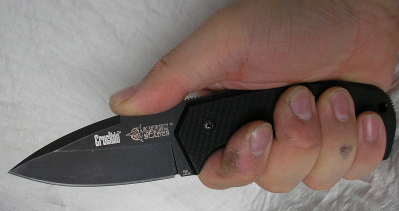crucible_hand_daumen_oben.jpg